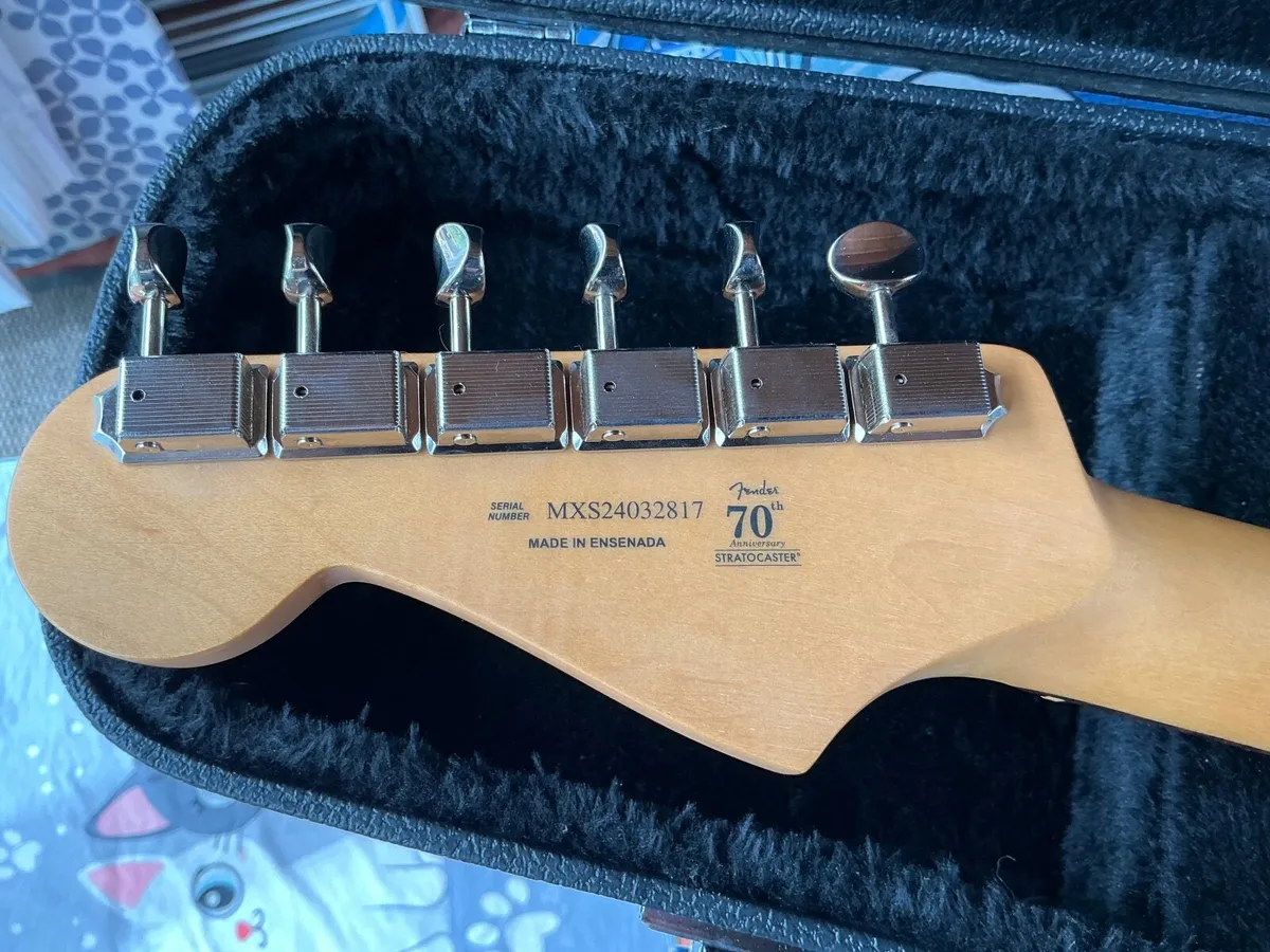 Fender Stratocaster player 2 70th anniversary inc - Image 2