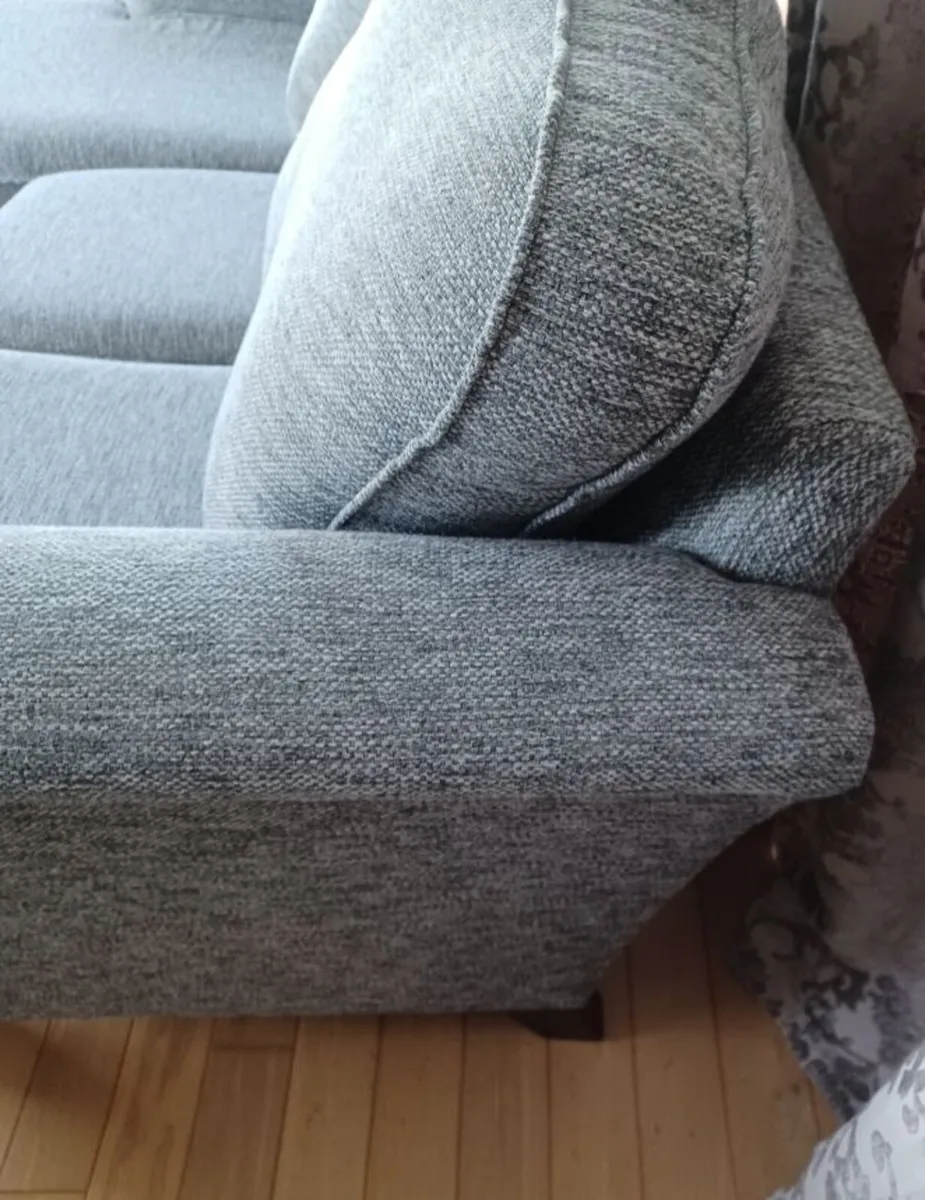 Couch - Image 2