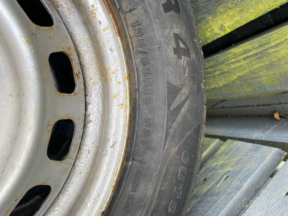 Spare 15inch wheels x3 with tyres - Image 3