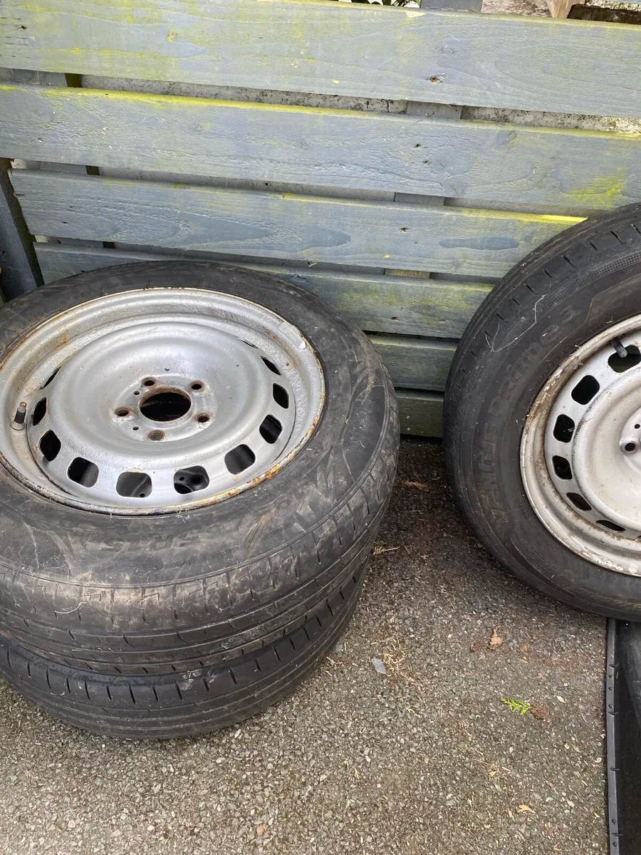 Spare 15inch wheels x3 with tyres - Image 4