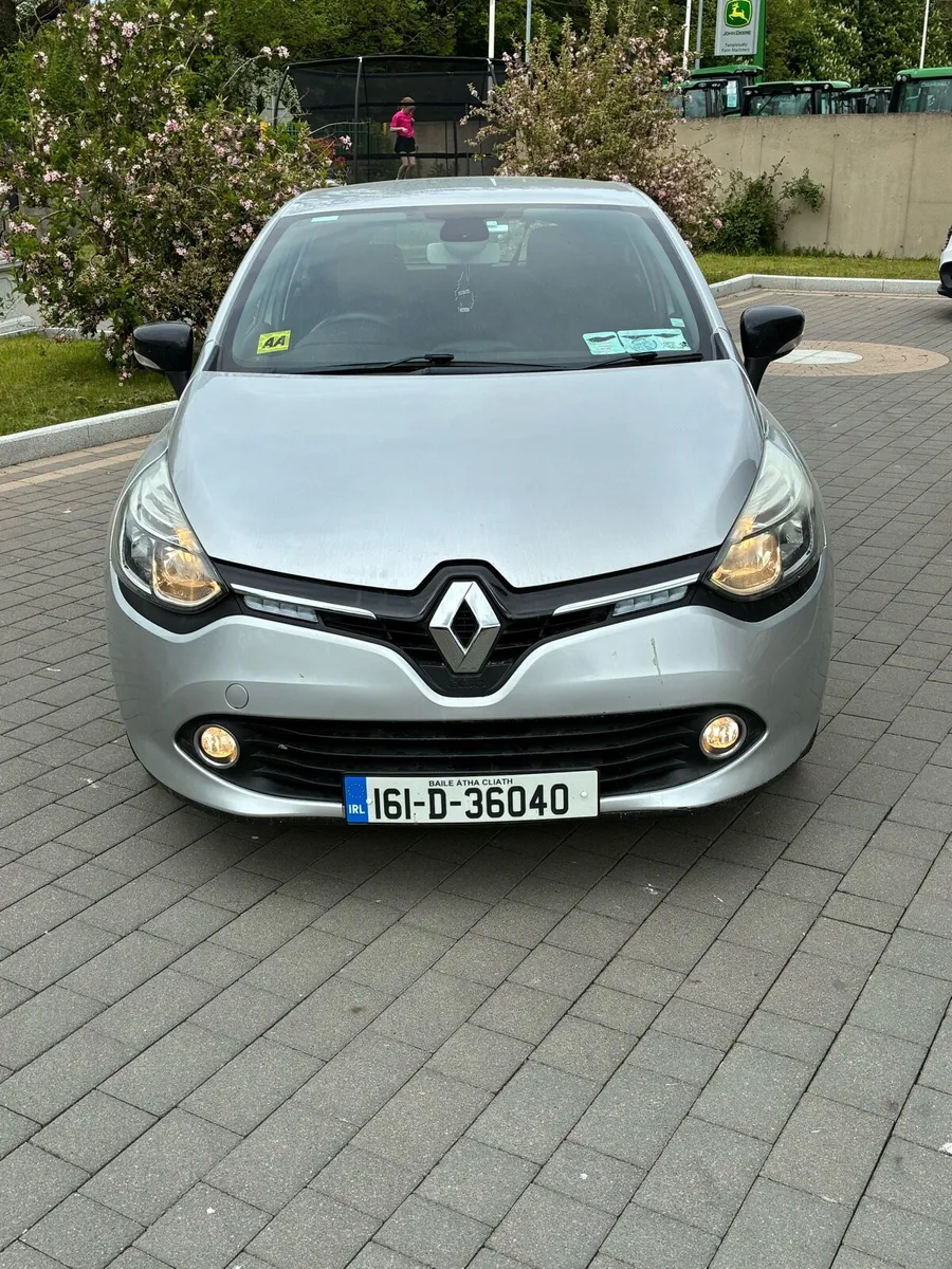 2016 Renault Clio *low kms* - Image 3