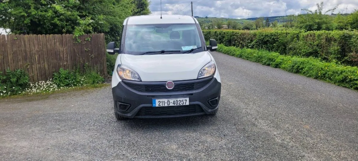 211 Fiat Doblo 1.6 rare flat bed very low klms - Image 1