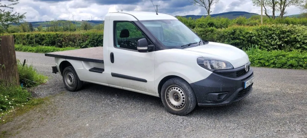 211 Fiat Doblo 1.6 rare flat bed very low klms - Image 2