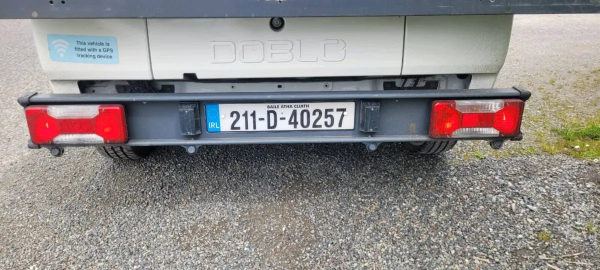 211 Fiat Doblo 1.6 rare flat bed very low klms - Image 4