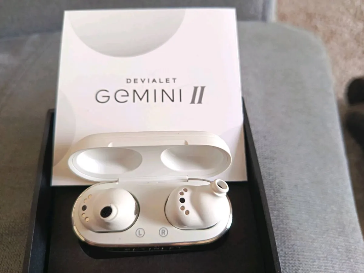 Devialet earbuds - Image 4