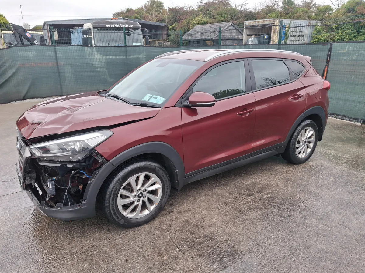 2016 Hyundai Tucson Light Damage - Image 1