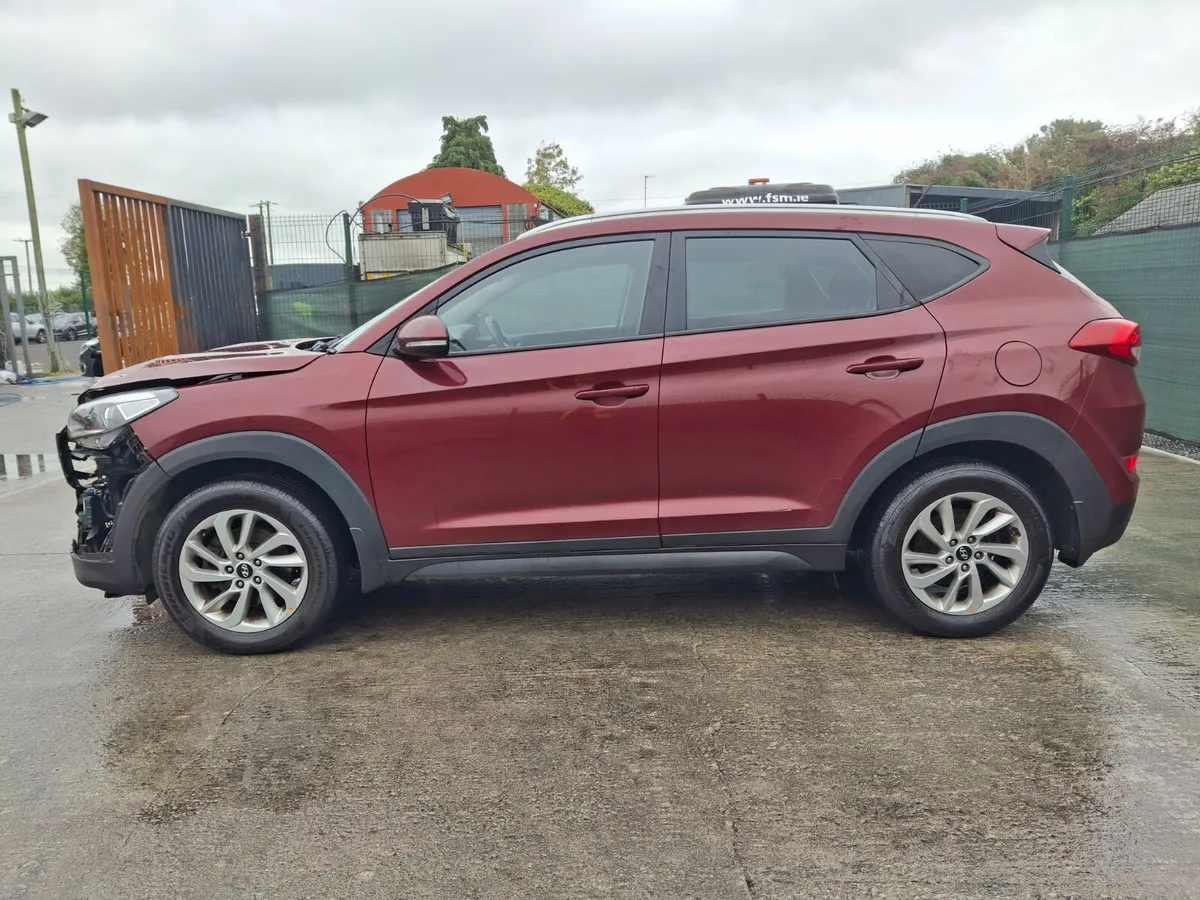 2016 Hyundai Tucson Light Damage - Image 4