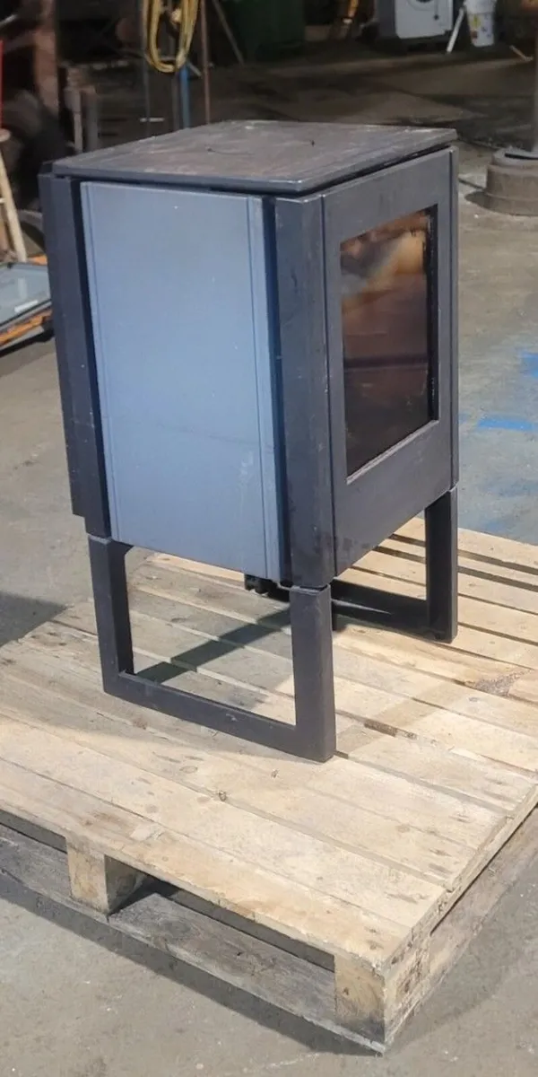 Stove - Image 1