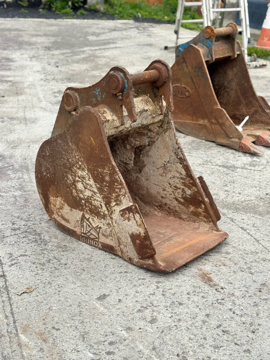 24” Rhinox 65mm more buckets in stock - Image 2