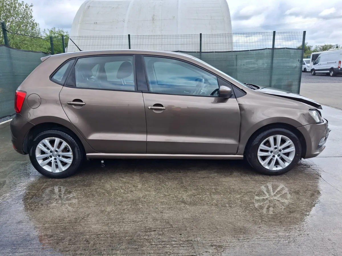 2017 Volkswagen Polo  Trendline - Image 4