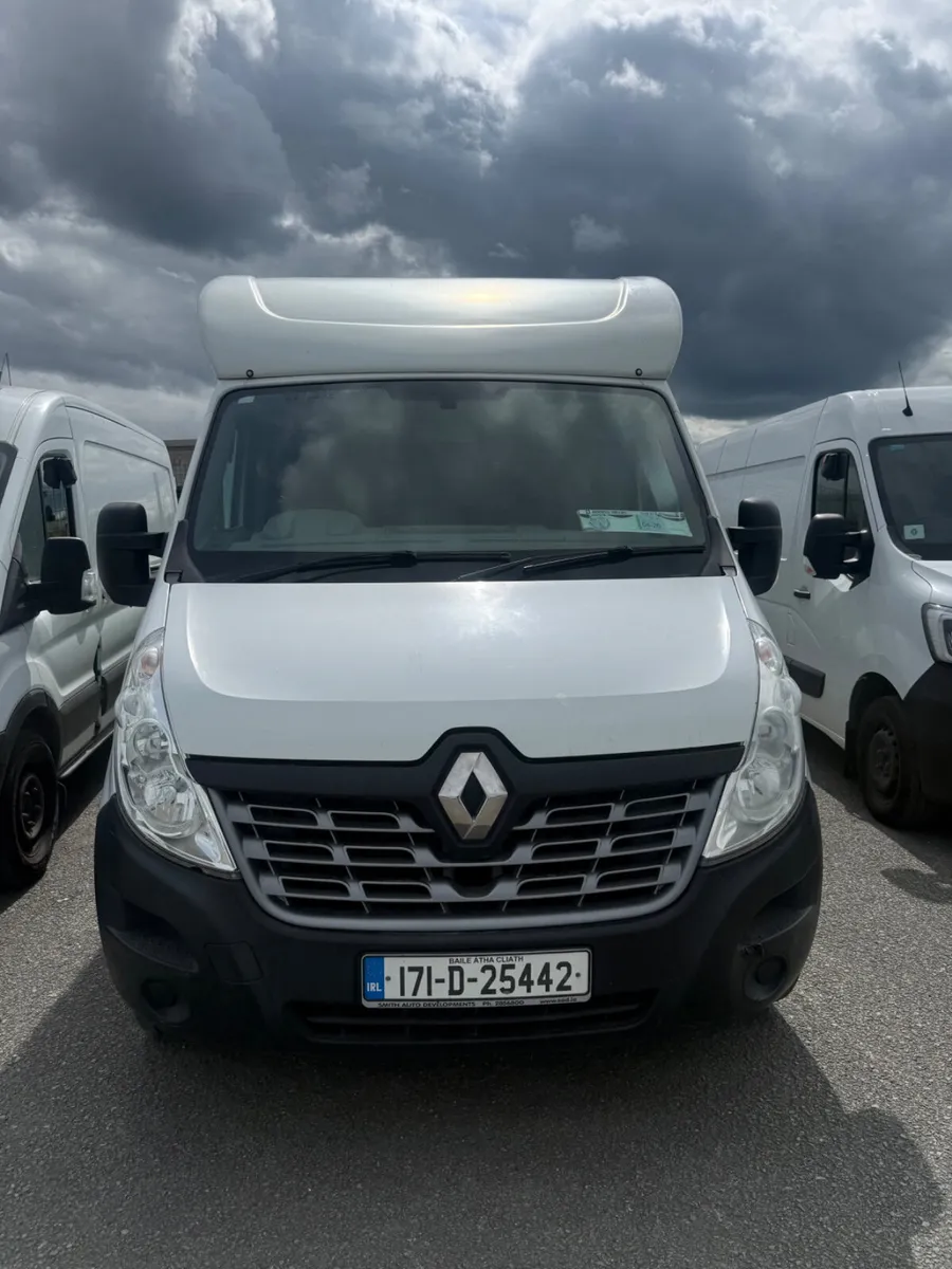 2017 Renault Master low loader Luton - Image 3