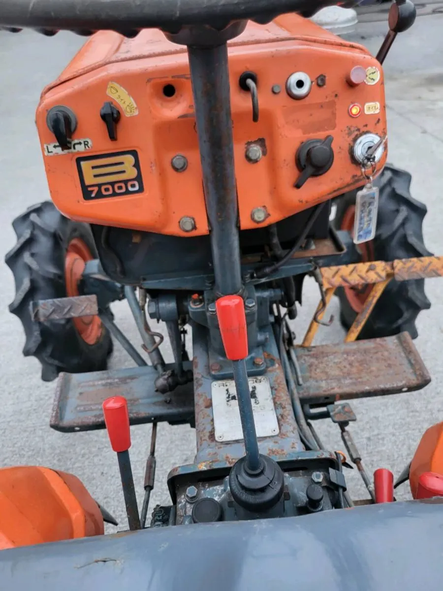 Kubota B7000 - Image 4