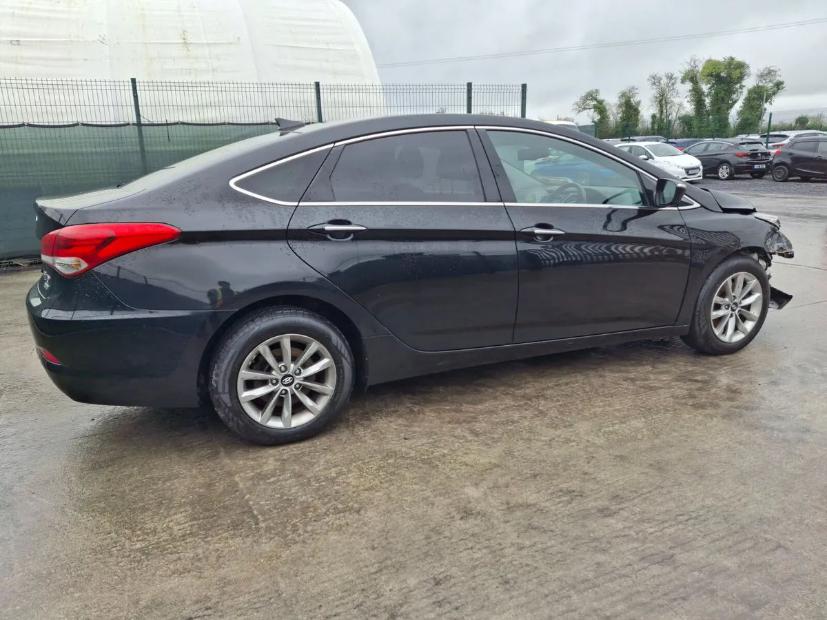 2016 Hyundai i40  Light Damage - Image 3