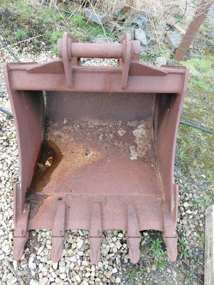 Digging bucket - Image 1