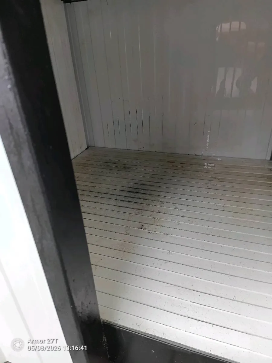 Large dog kennel - Image 2