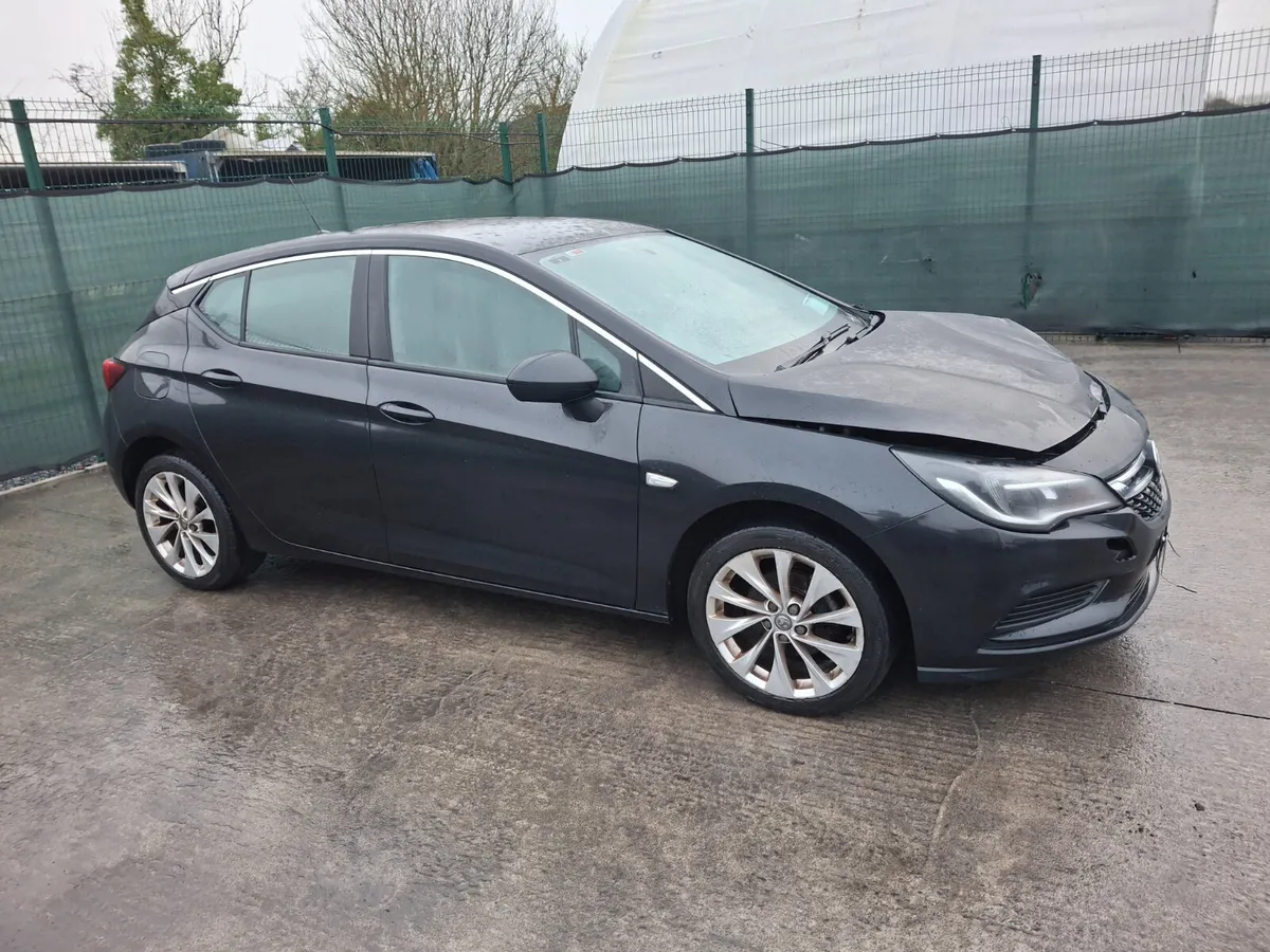 162 Opel Astra  1.4 Petrol - Image 1