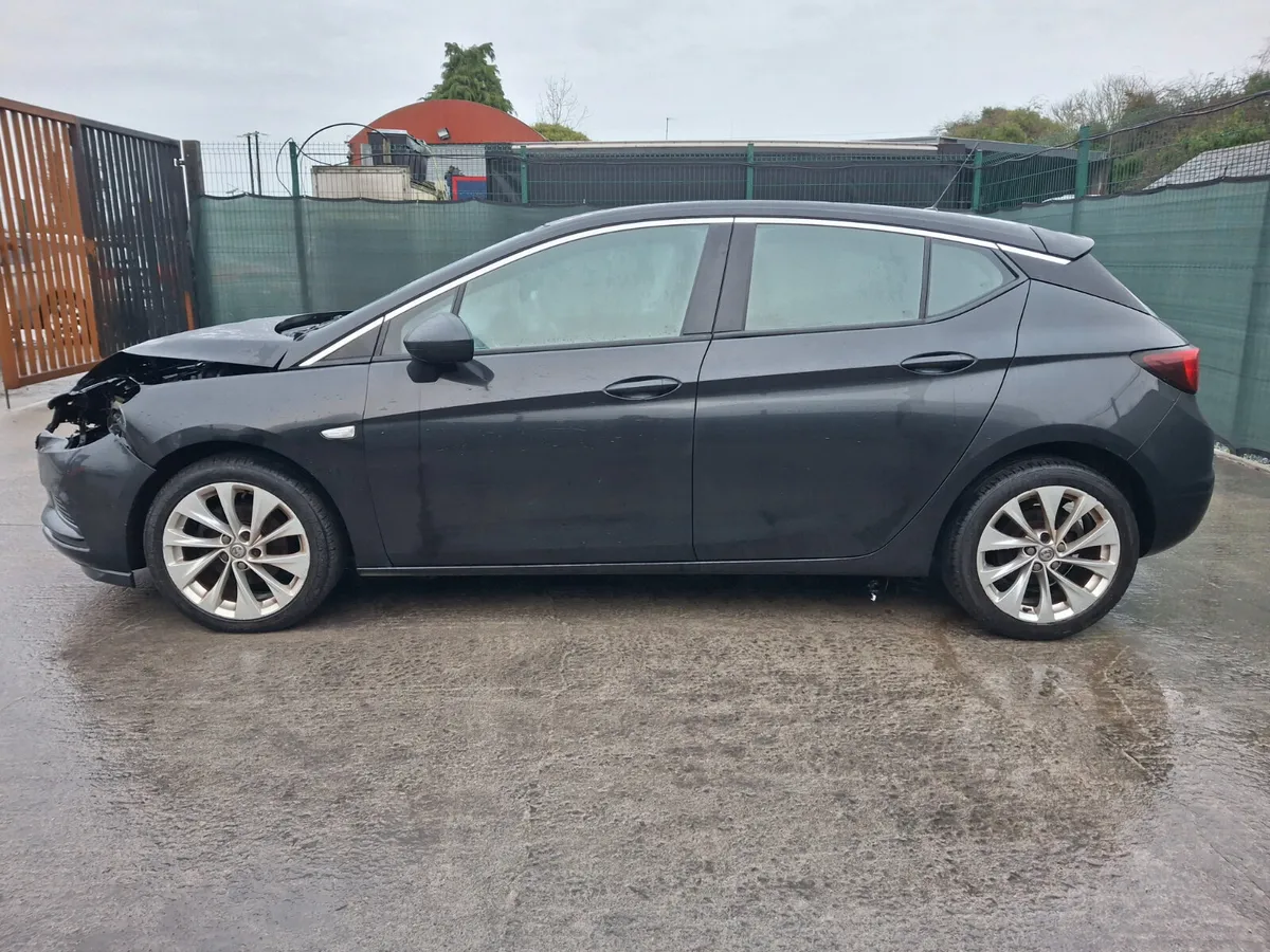 162 Opel Astra  1.4 Petrol - Image 4