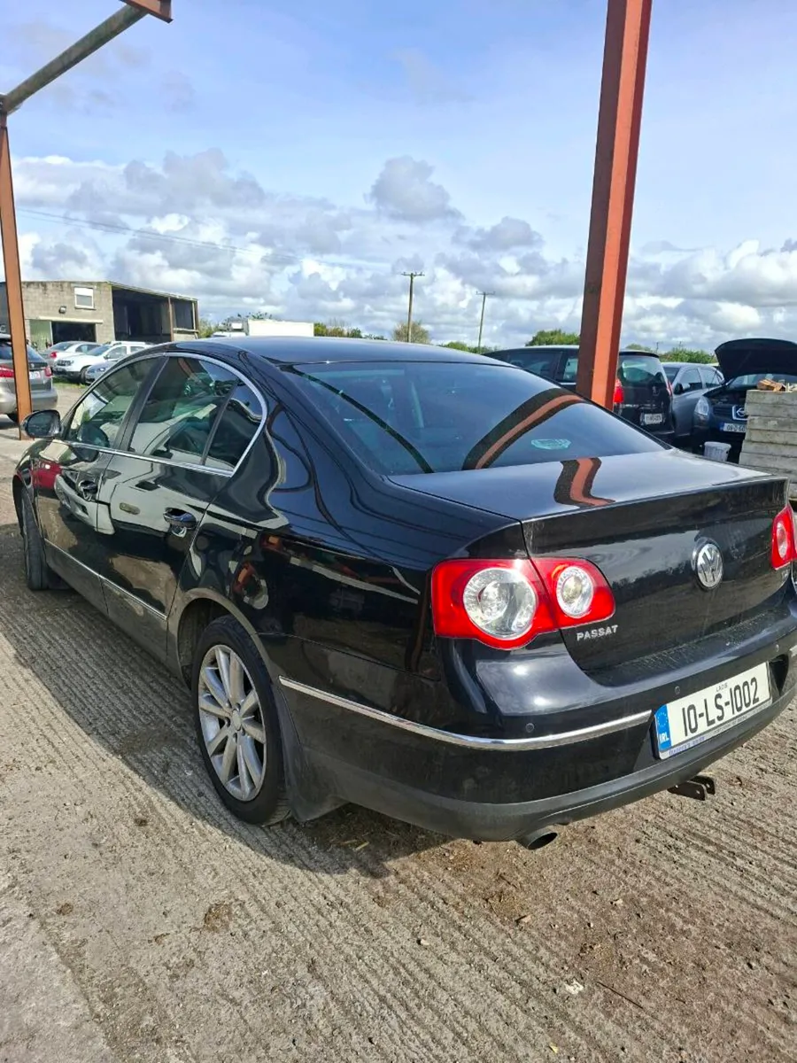 VW PASSAT 2010 - Image 3
