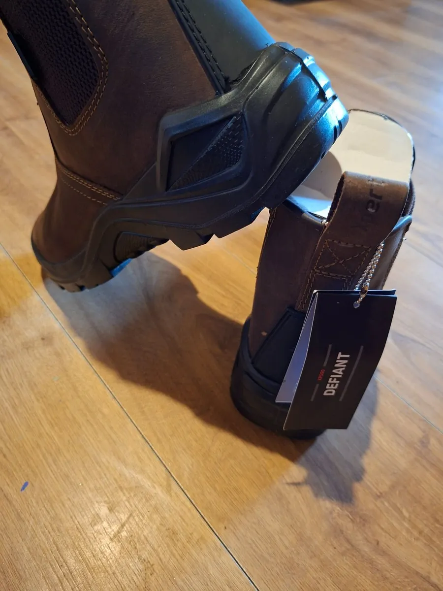Work boots - Image 1