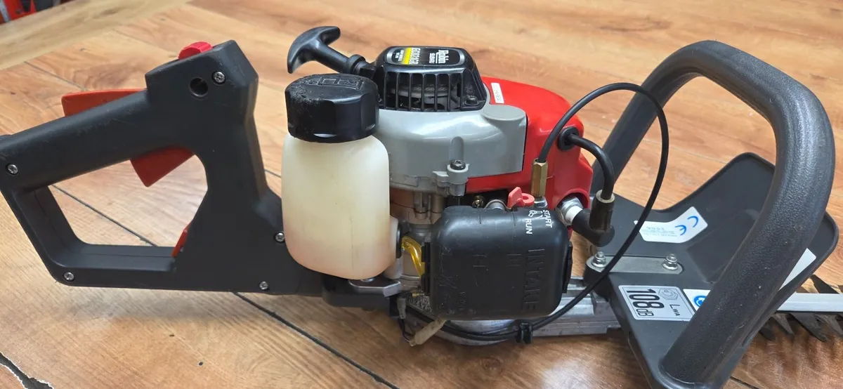 Robin hedge trimmer - Image 1