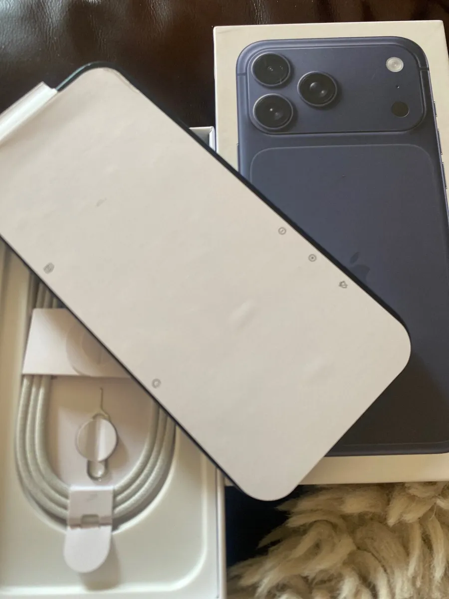 iPhone 17 pro max 1tb - Image 1