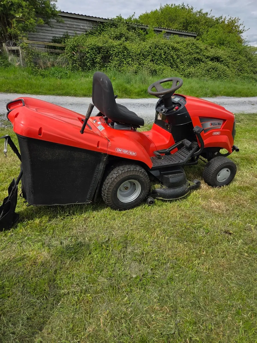 For sale oleamac ride on mower hydrostatic drive - Image 1
