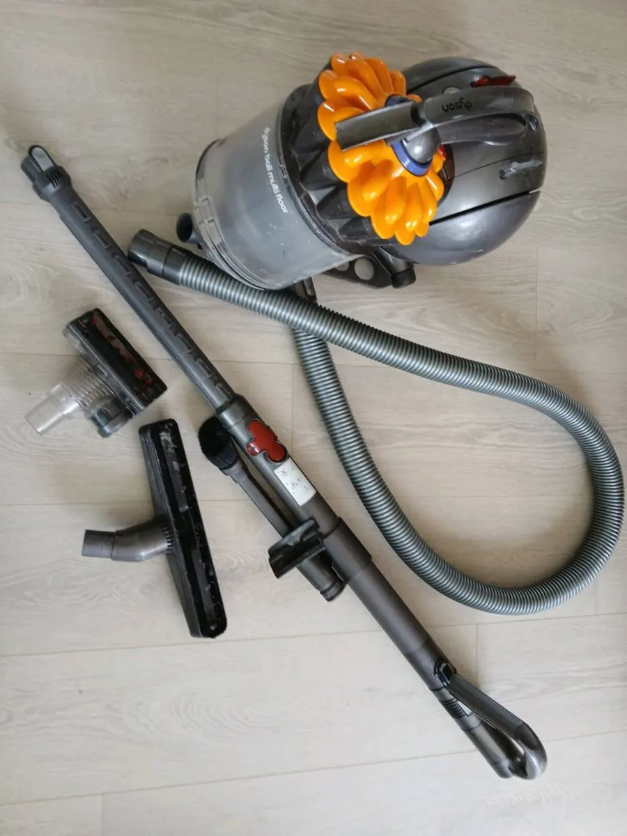 Dyson vacuum - Image 2