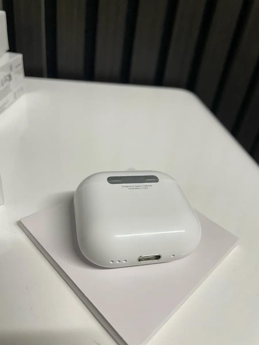 apple air pods - Image 2