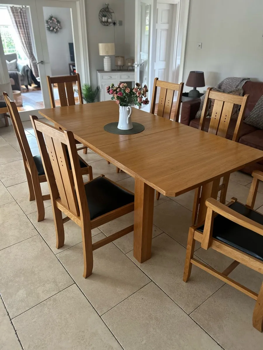Kitchen table - Image 1