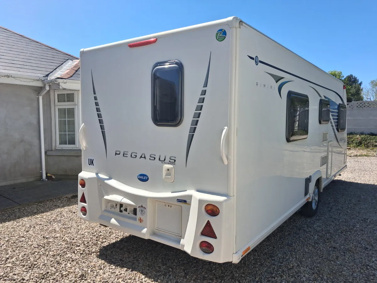 2014 bailey pegasus 4 berth twin singles caravan - Image 3