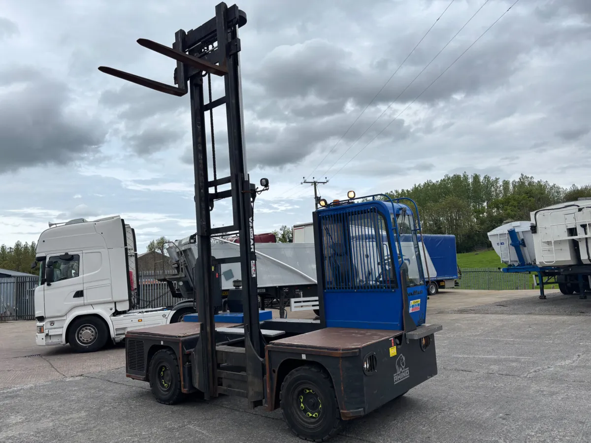 2014 VALMAR VS60 Side Loading forklift 3467hrs - Image 2