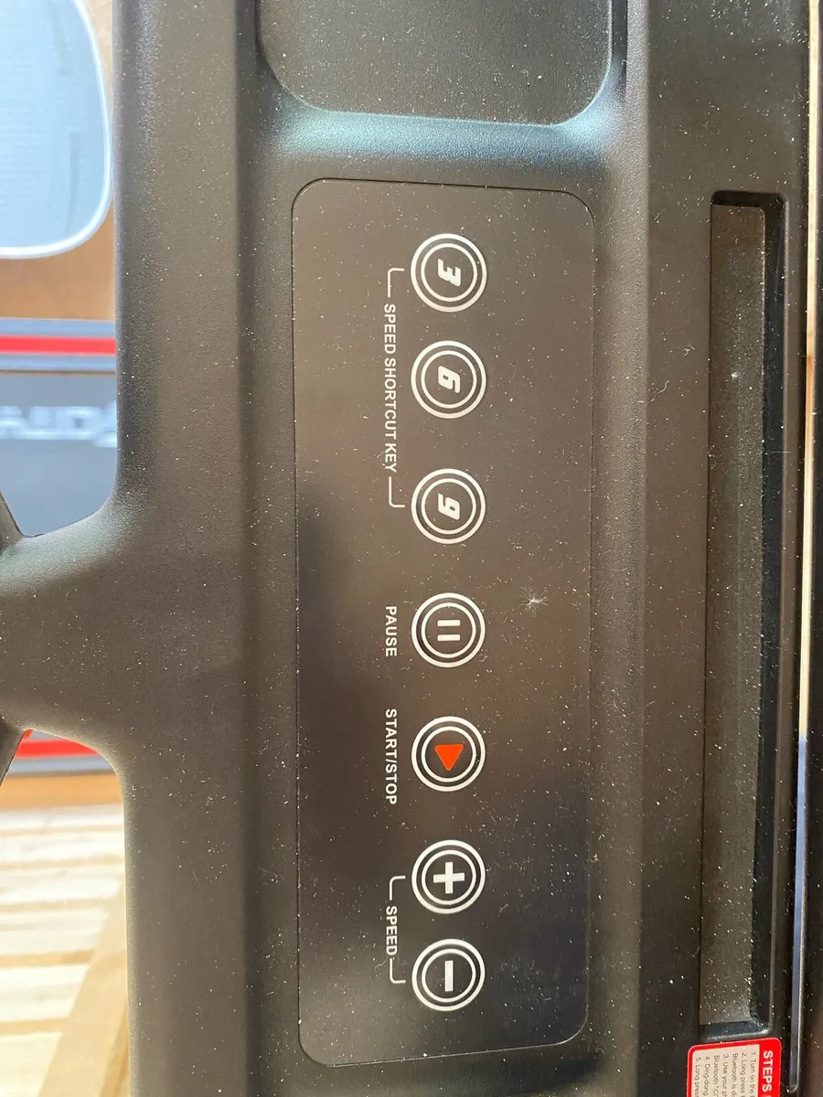 Gym equipment being sold as one lot - Image 4