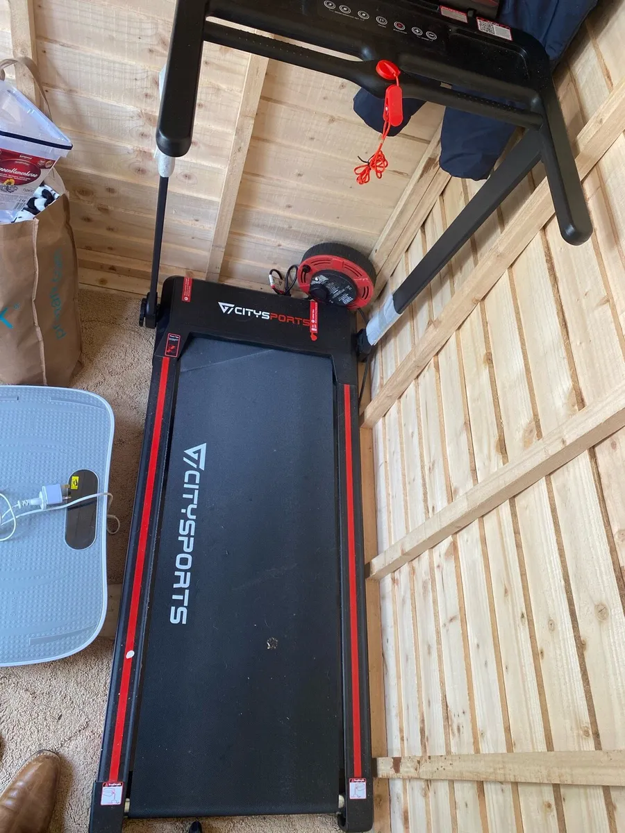 Gym equipment being sold as one lot - Image 1