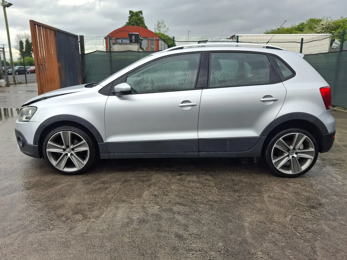 2012 Volkswagen Polo Cross  1.2 Tsi - Image 2