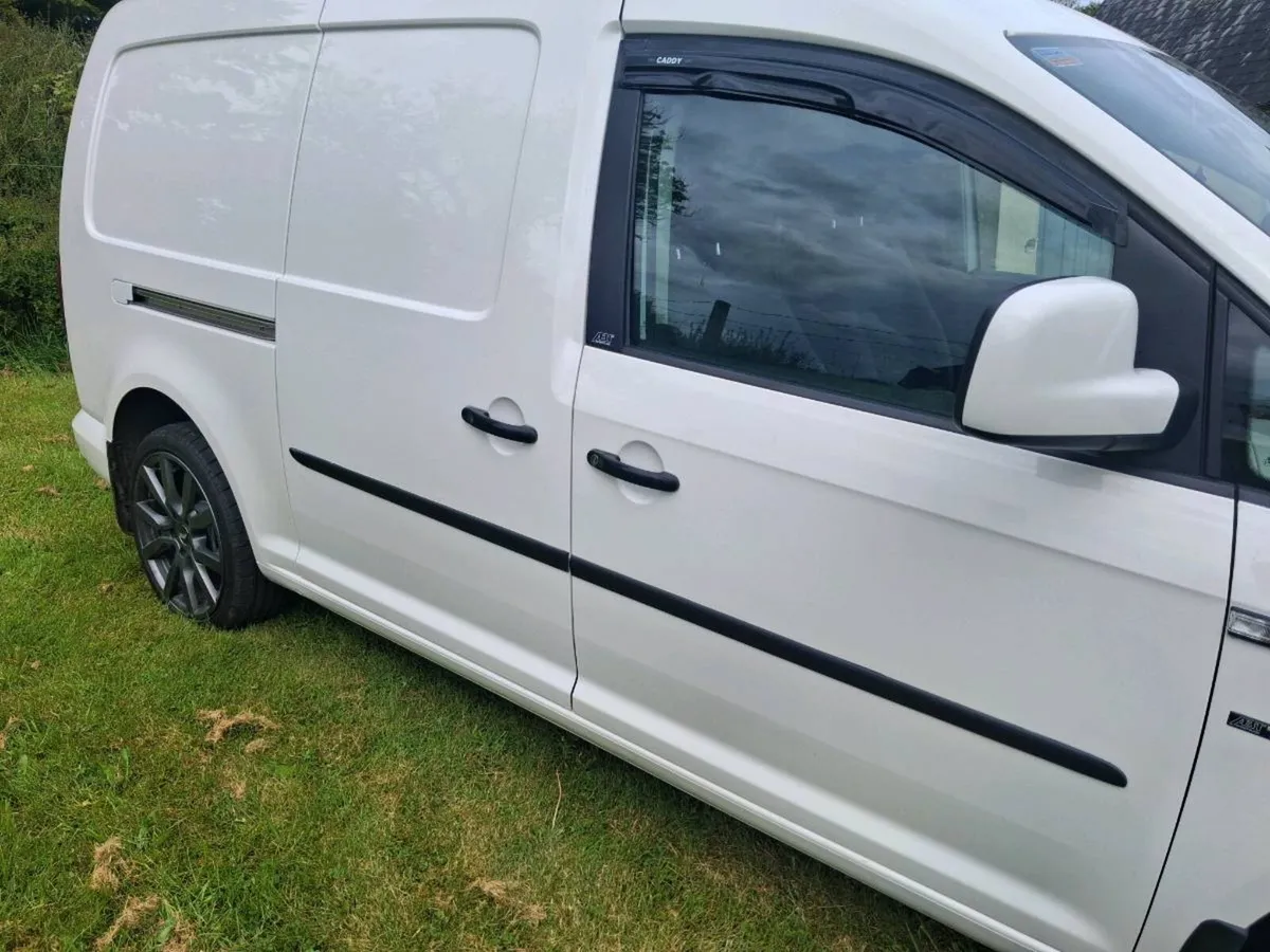 192 VW CADDY 2.0 TDI kitted 95km. No Vat. - Image 2