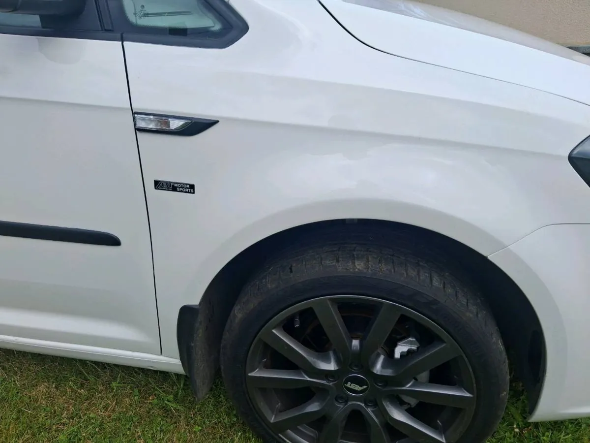192 VW CADDY 2.0 TDI kitted 95km. No Vat. - Image 3