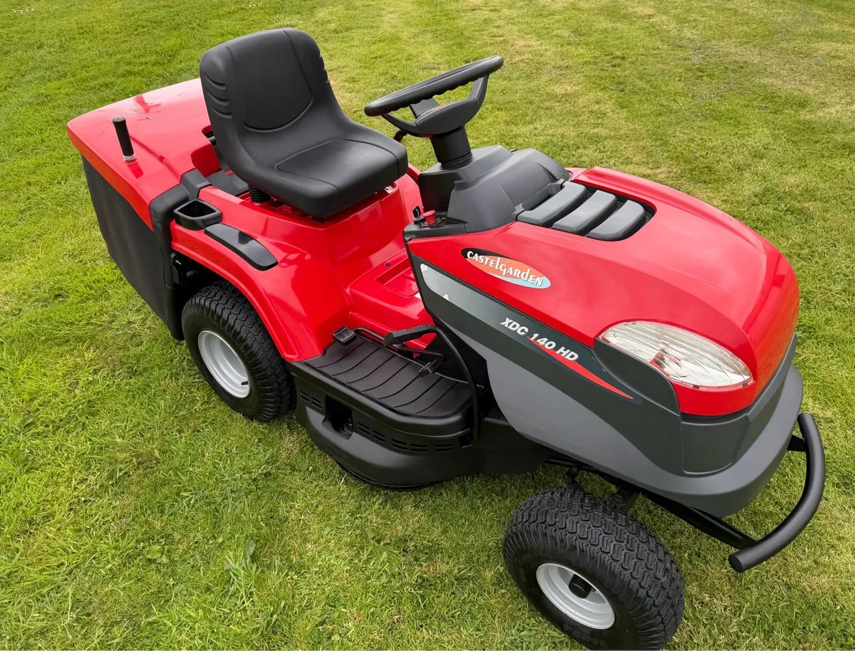 Clean Castlegarden mower - Image 1