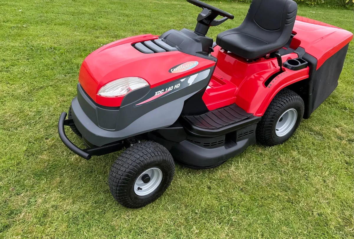 Clean Castlegarden mower - Image 2