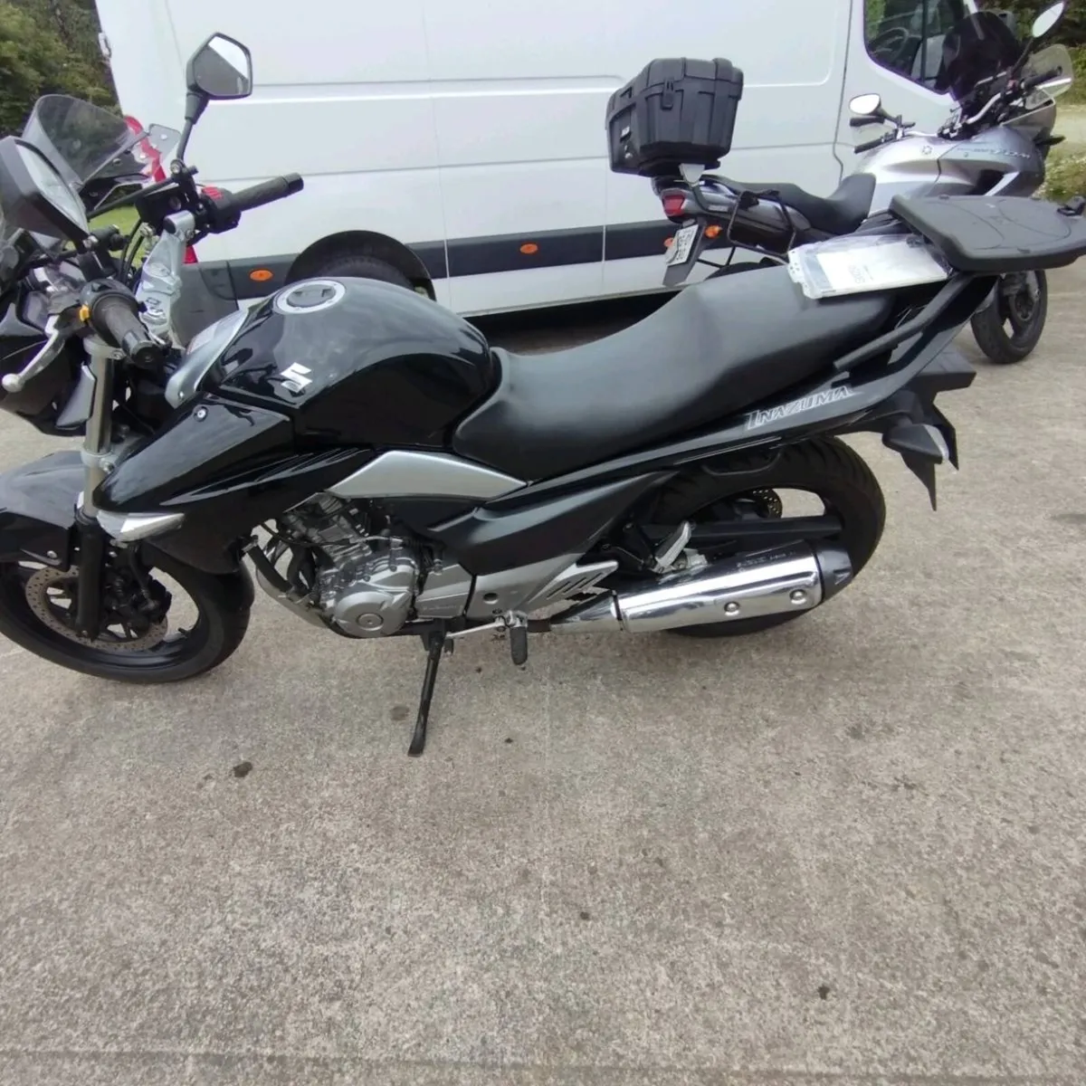 Suzuki Inazuma 250 - Image 2