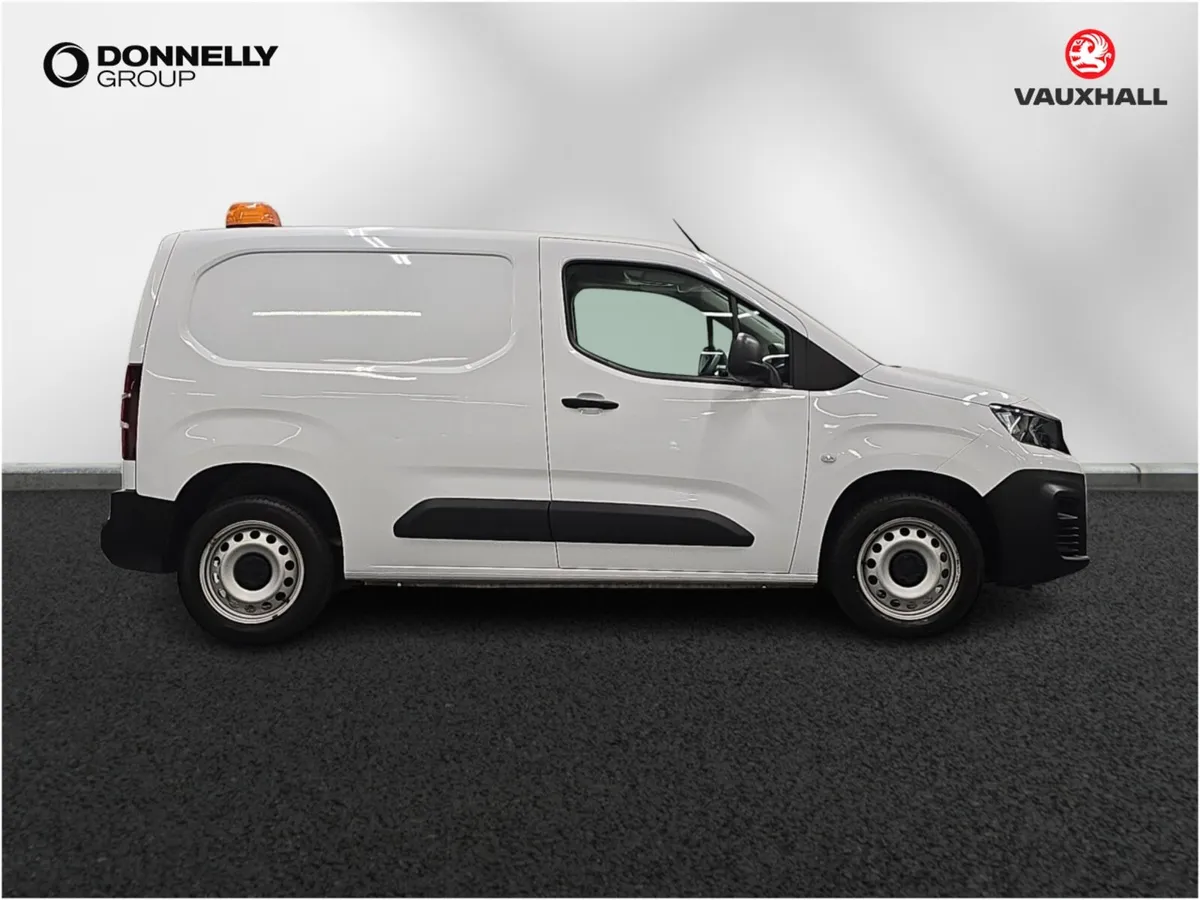 Peugeot Partner Standard Diesel Professional Premi - Image 3