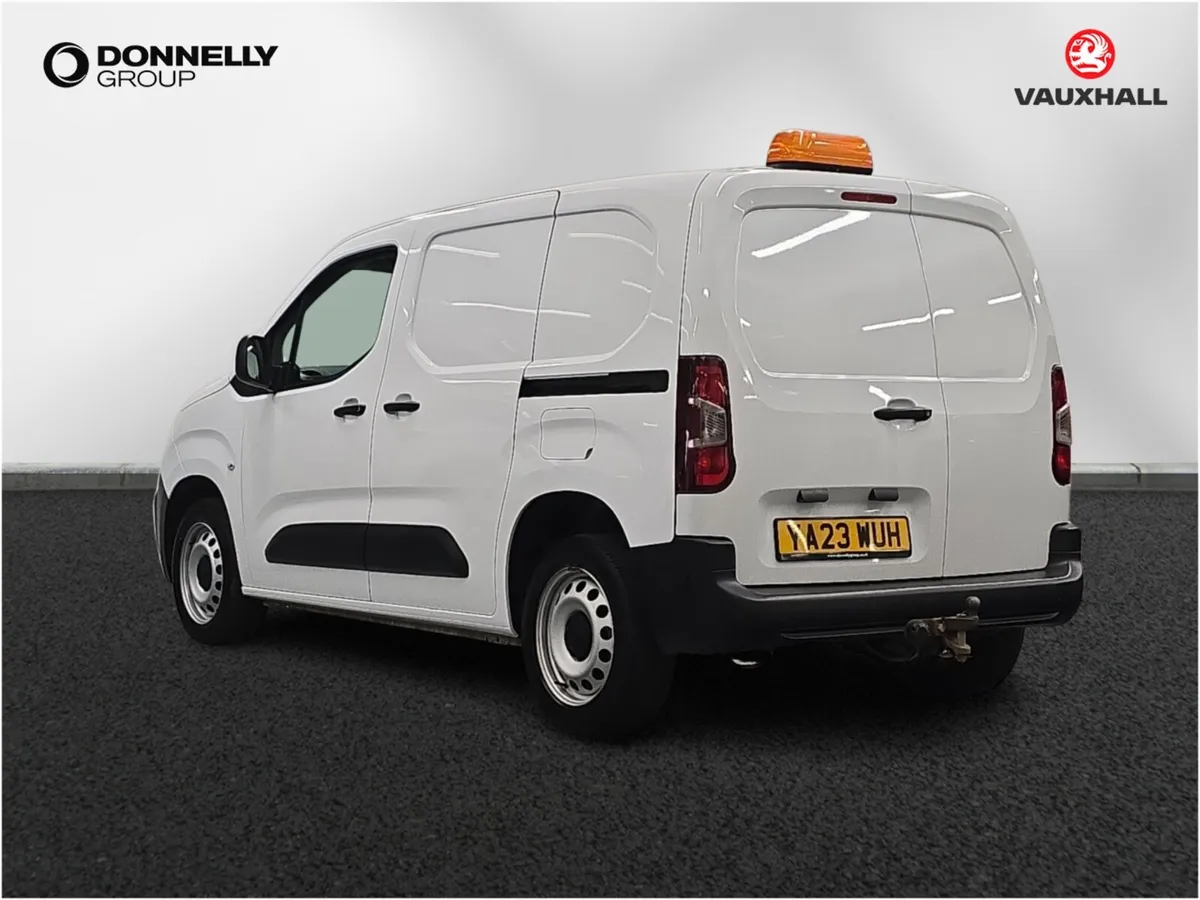 Peugeot Partner Standard Diesel Professional Premi - Image 2