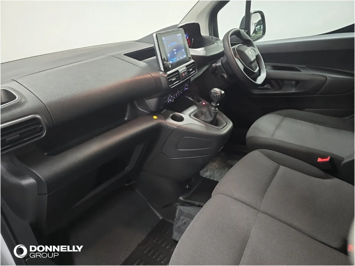 Peugeot Partner Standard Diesel Professional Premi - Image 4