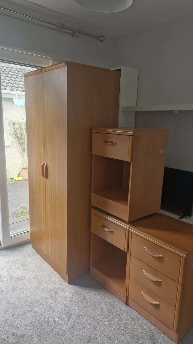 Bedroom furniture - Image 2