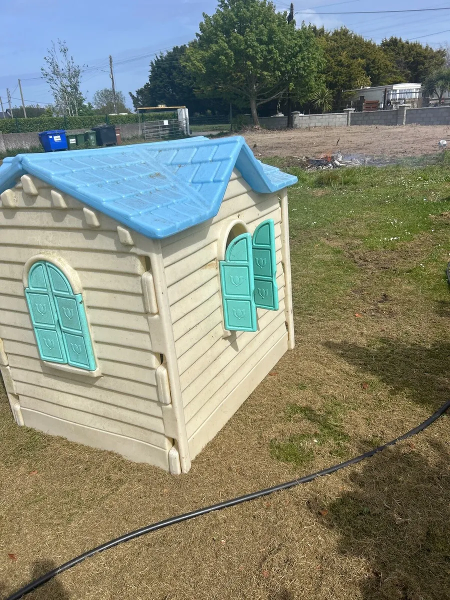 Kids play  house - Image 1