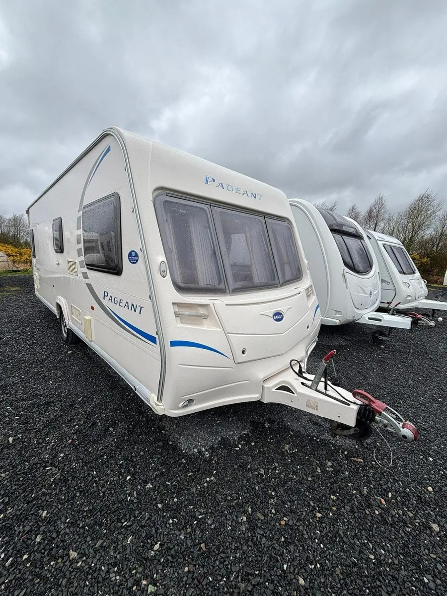 Bailey pageant 4 berth fixed bed caravan - Image 2