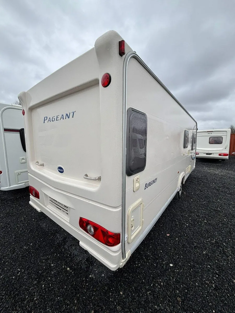 Bailey pageant 4 berth fixed bed caravan - Image 3