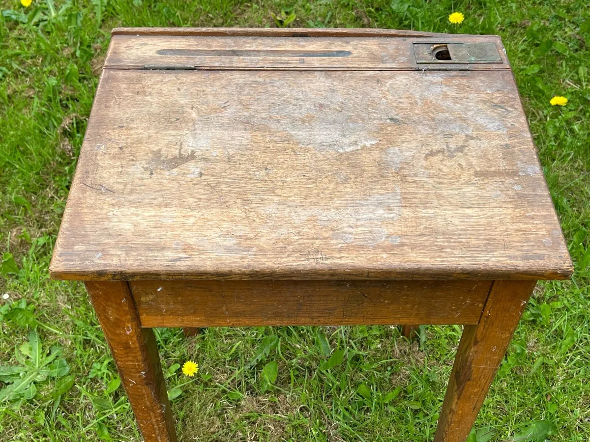 Child’s desk - Image 2