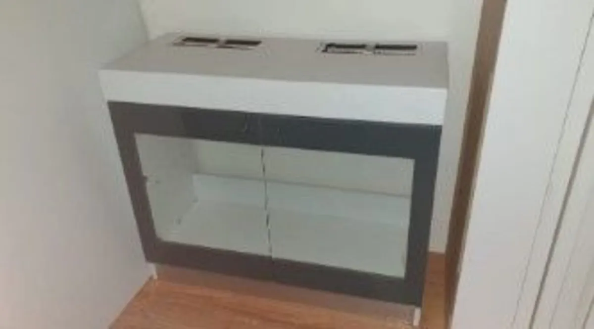Lockable Retail Display Cabinet - Image 2