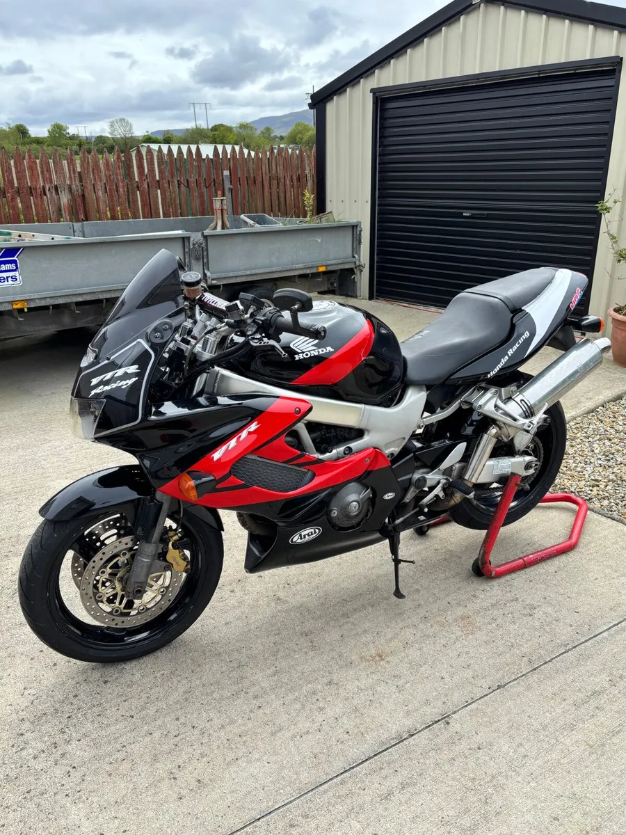 Honda Firestorm VTR 1000 - Image 4