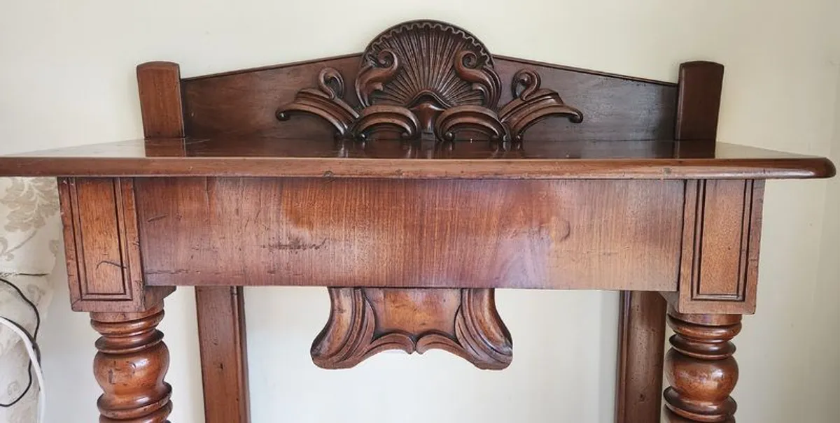 Console Table - Image 2